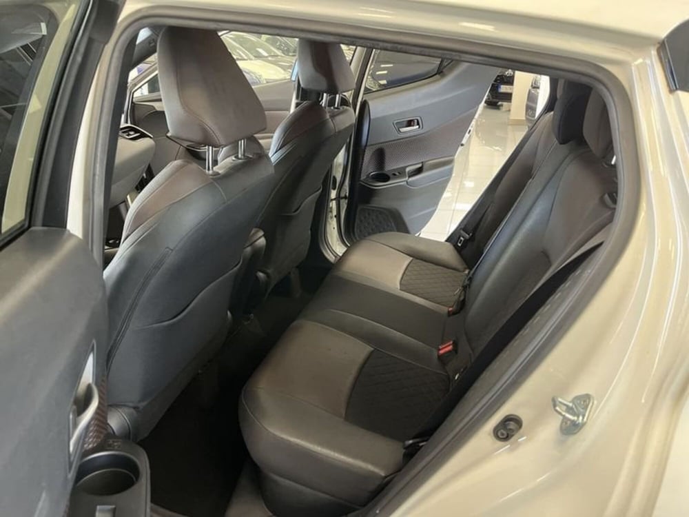 Toyota Toyota C-HR usata a Prato (10)