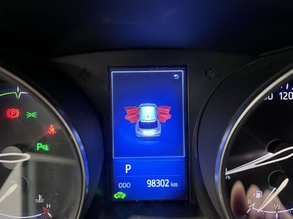 Toyota Toyota C-HR usata a Prato (13)