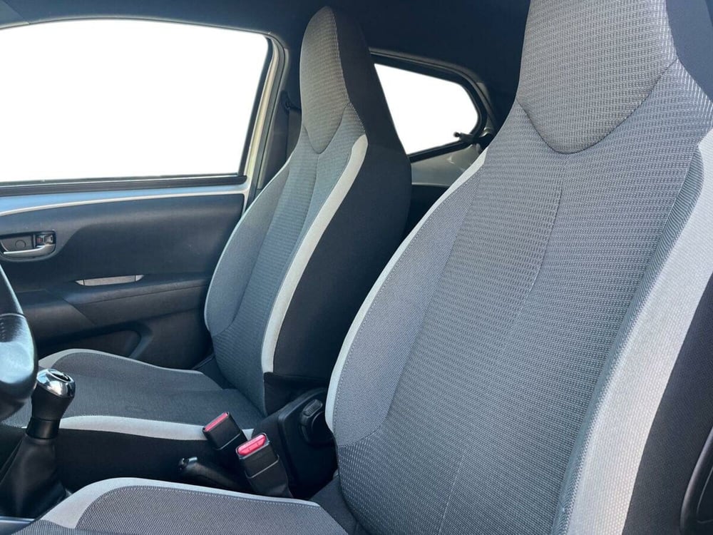 Toyota Aygo usata a Lecco (10)