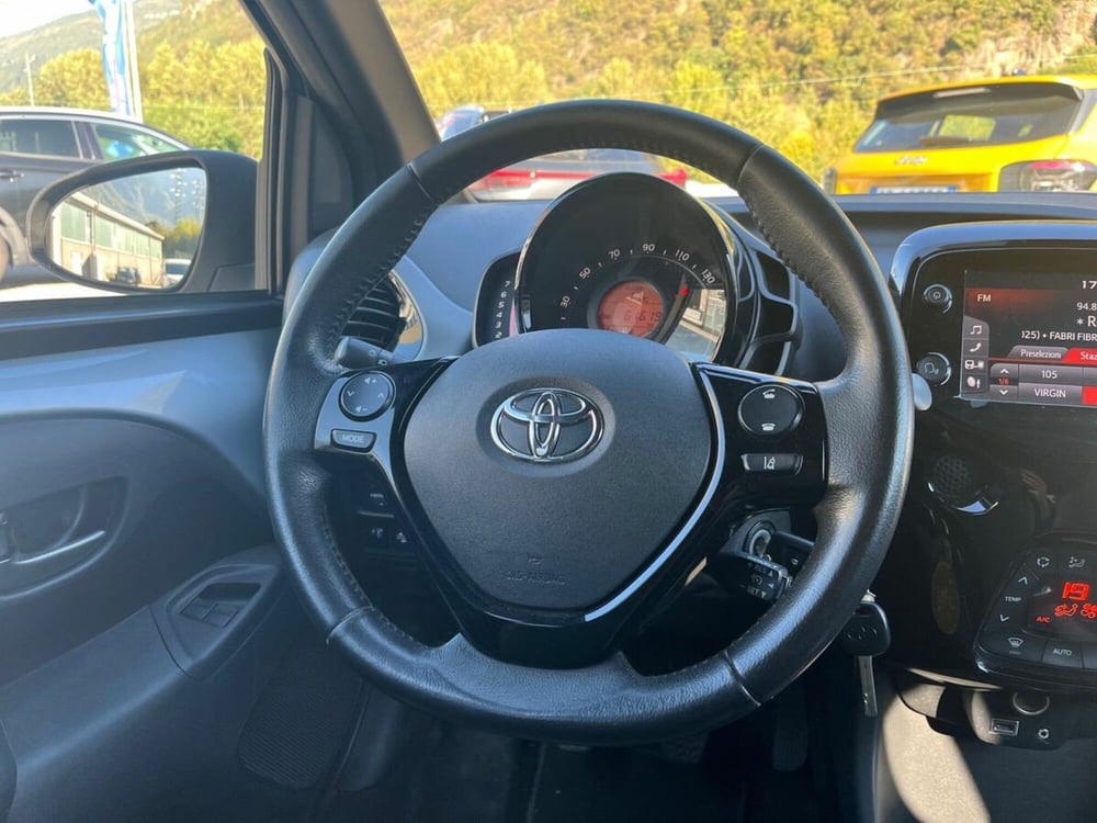 Toyota Aygo usata a Lecco (14)