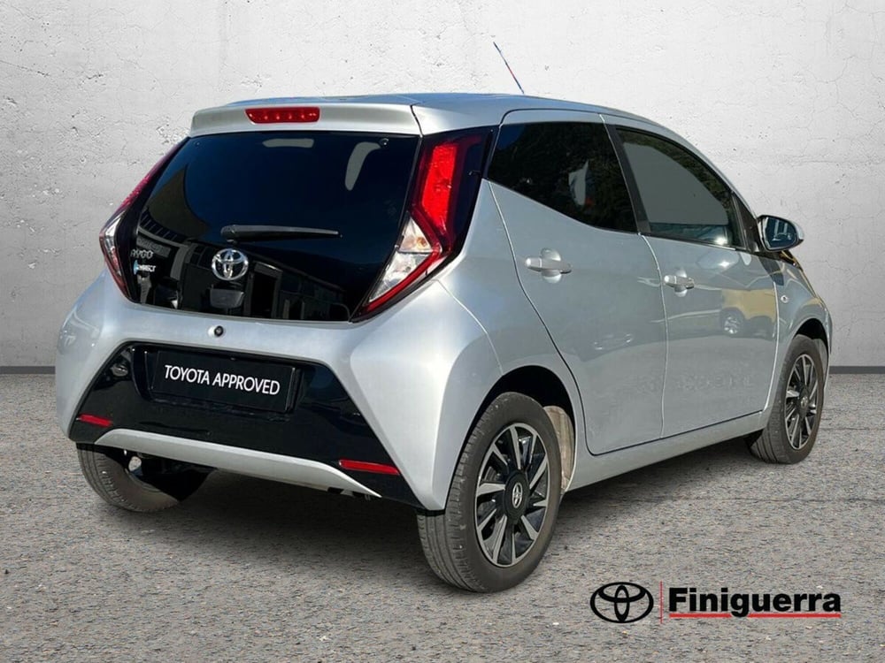 Toyota Aygo usata a Lecco (4)