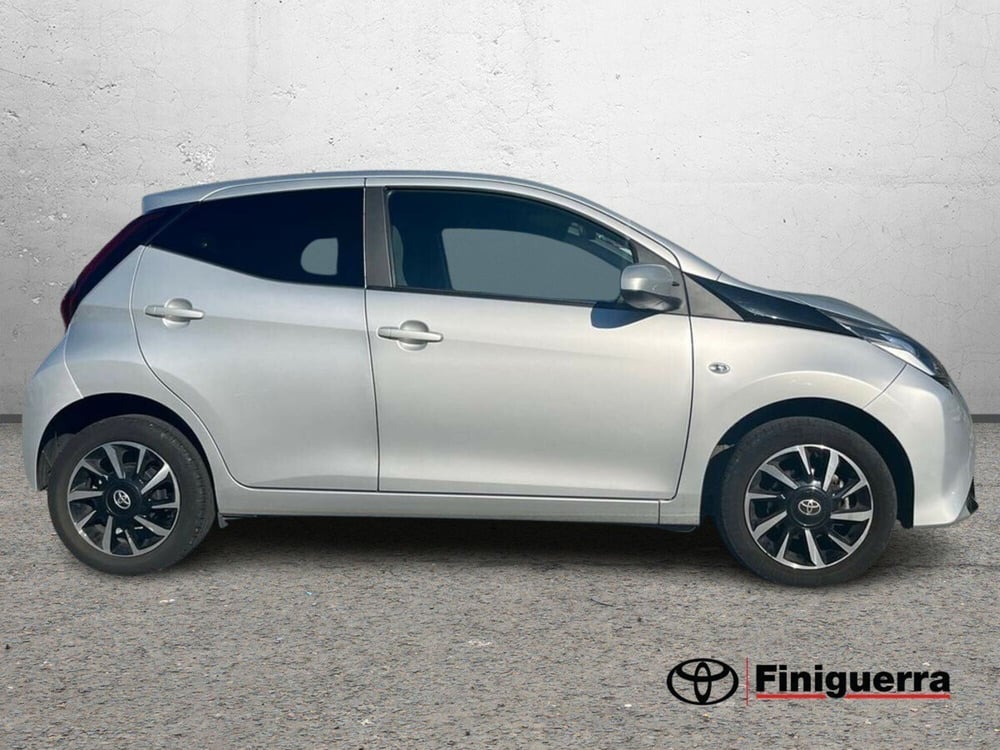 Toyota Aygo usata a Lecco (5)