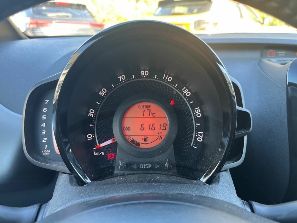 Toyota Aygo usata a Lecco (9)