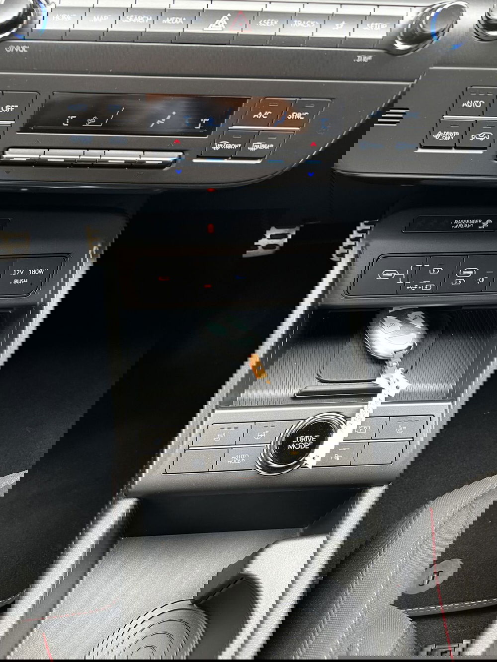 Hyundai Kona usata a Vercelli (12)