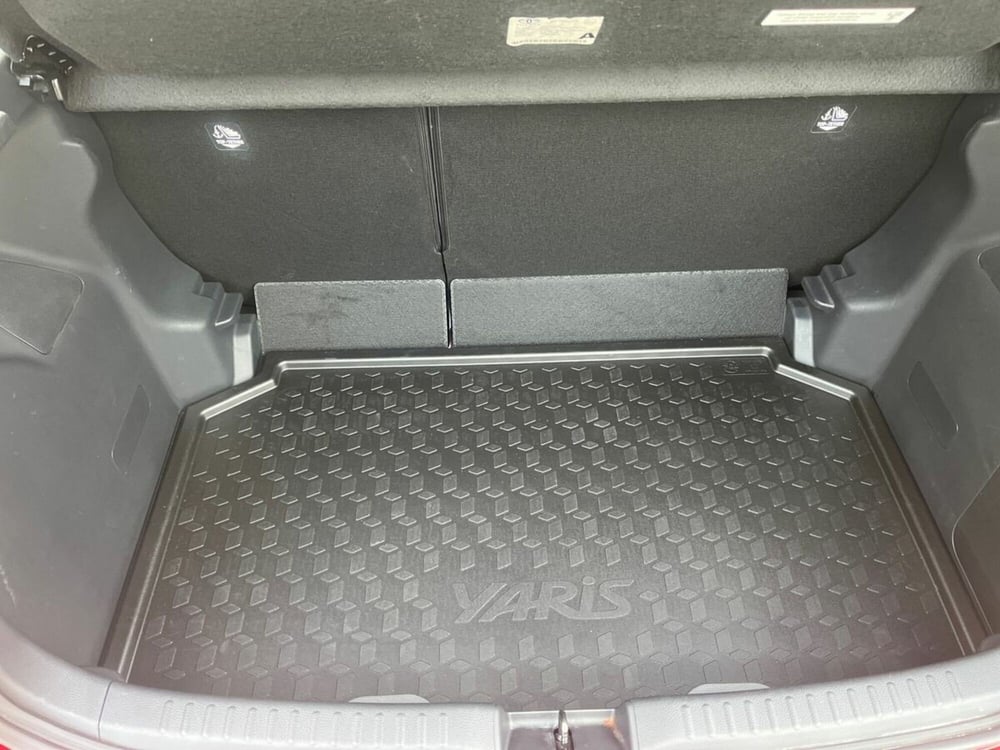 Toyota Yaris usata a Lecco (13)