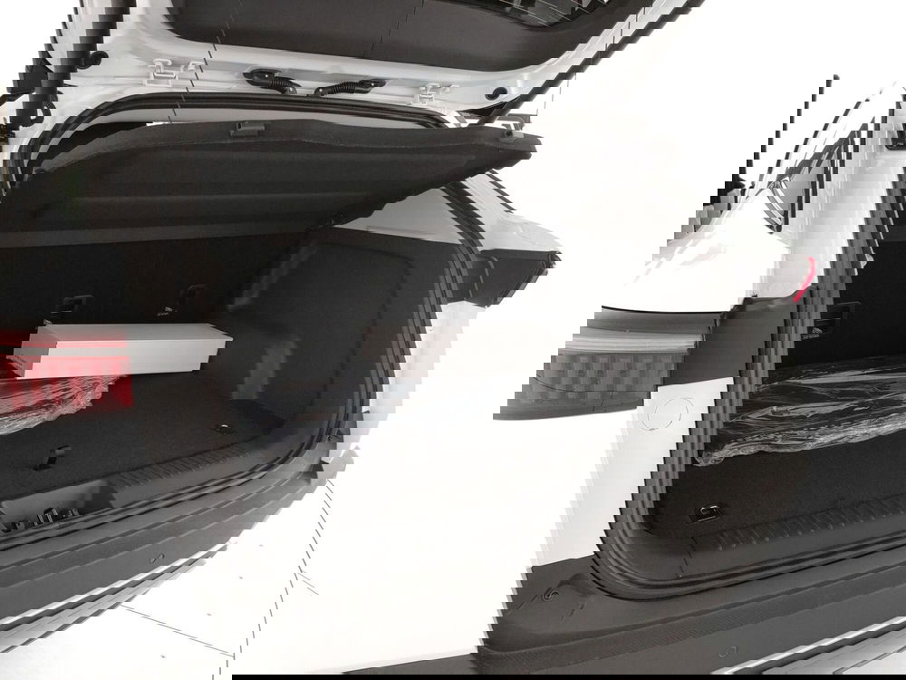 Omoda Omoda 5 SHS-H nuova a Caserta (8)