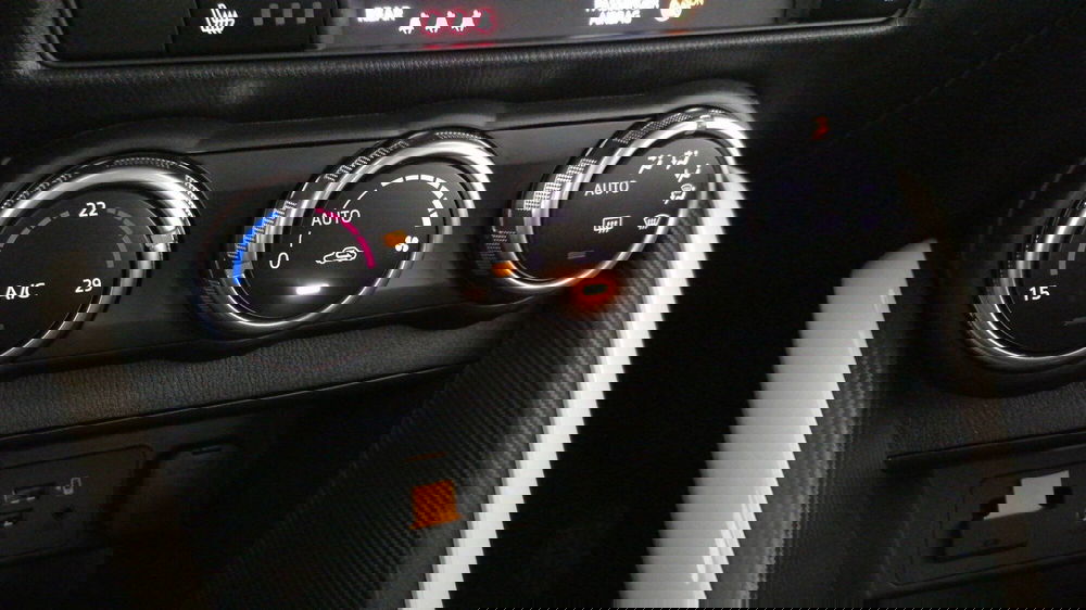 Mazda Mazda2 Hybrid usata a Roma (14)