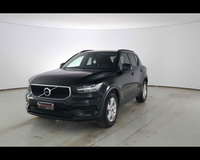 Volvo XC40 T2 Momentum Core del 2021 usata a Castenaso