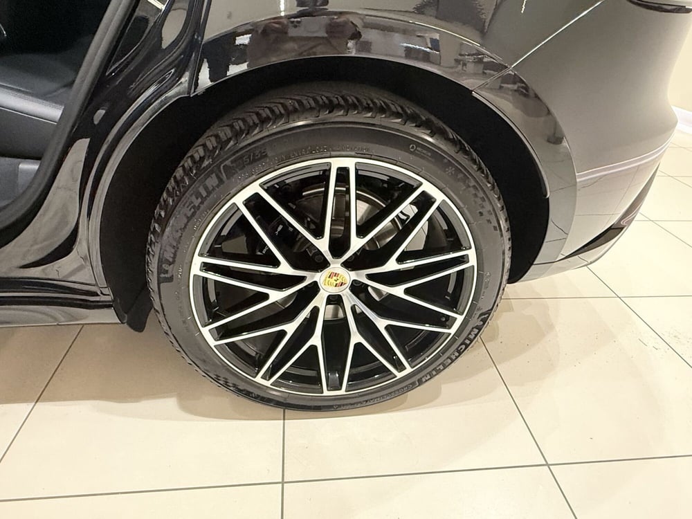 Porsche Macan usata a Latina (15)