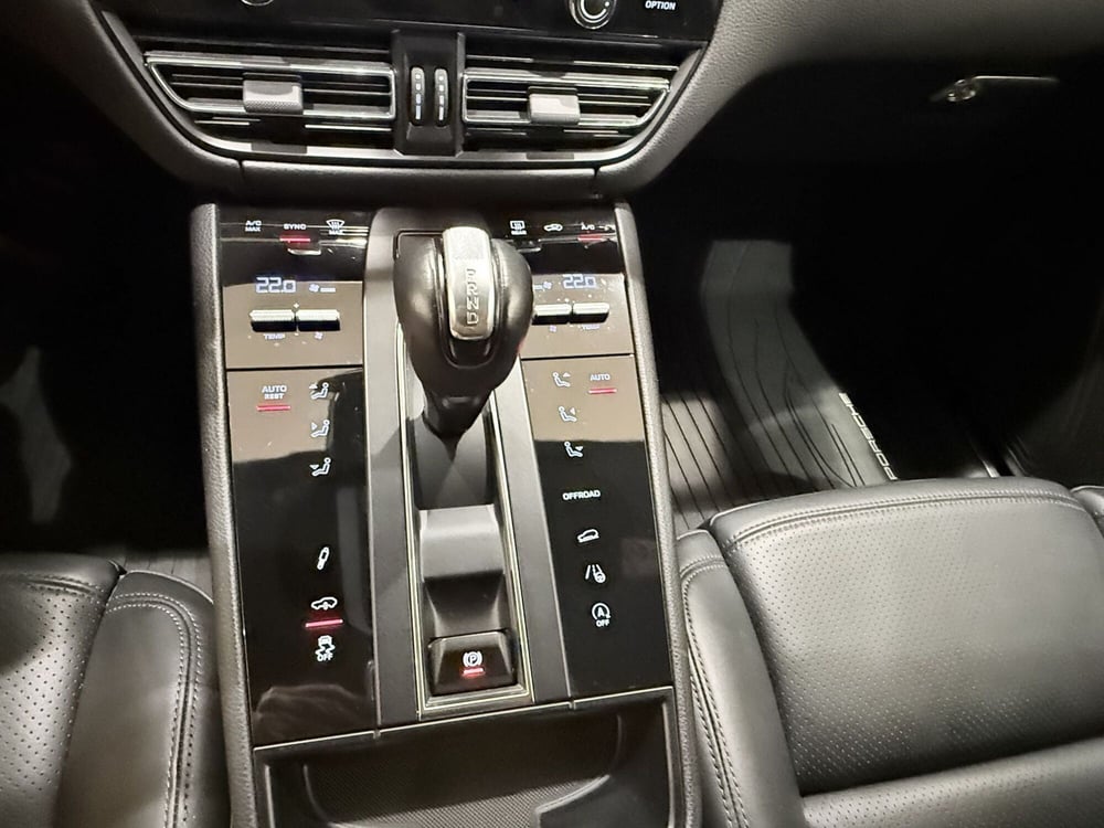Porsche Macan usata a Latina (17)