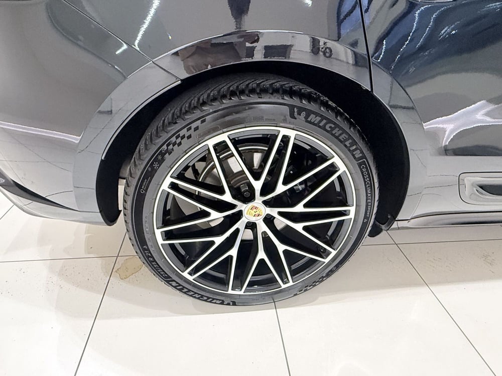 Porsche Macan usata a Latina (19)