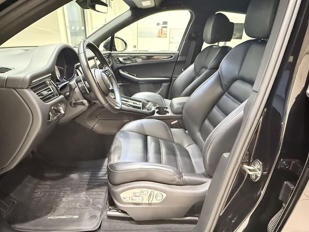 Porsche Macan usata a Latina (9)