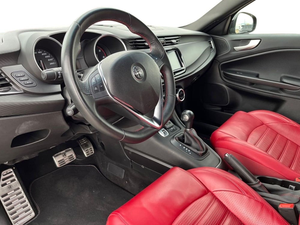 Alfa Romeo Giulietta usata a Taranto (10)