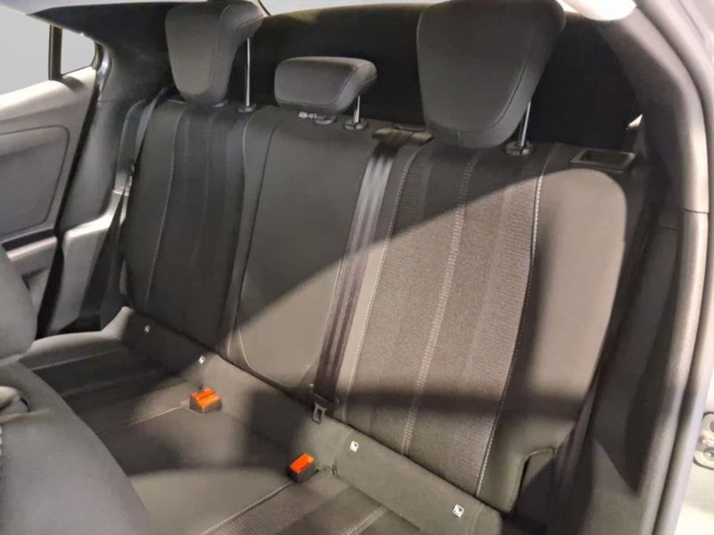Opel Mokka usata a Genova (10)