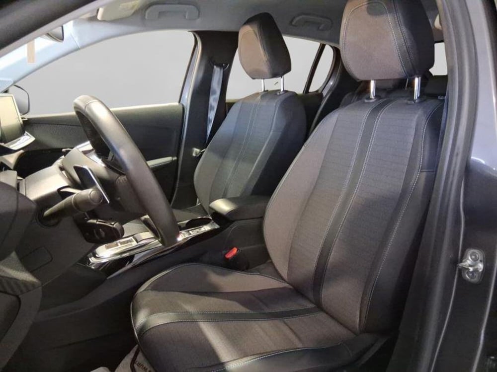 Peugeot 208 usata a Genova (9)