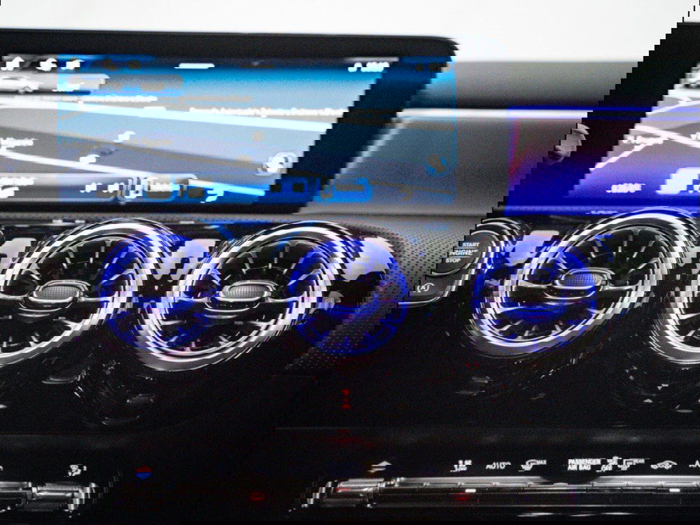 Mercedes-Benz Classe A Sedan nuova a Macerata (15)