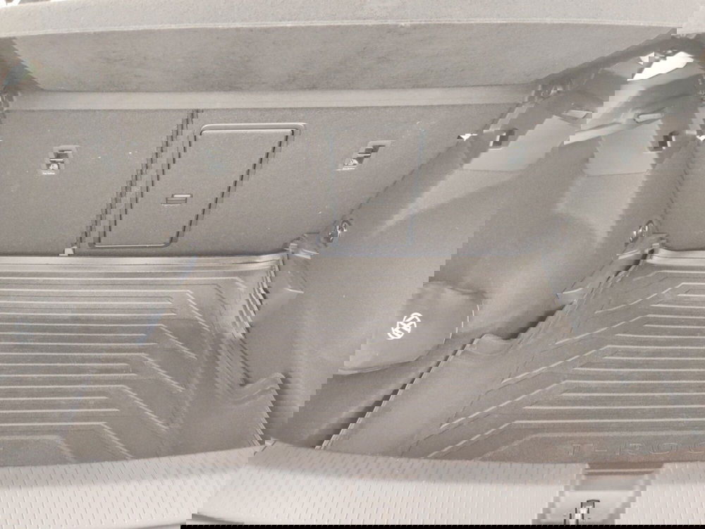 Volkswagen T-Roc usata a Massa-Carrara (16)