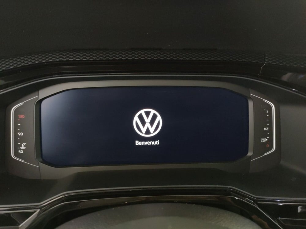 Volkswagen Taigo usata a Napoli (11)