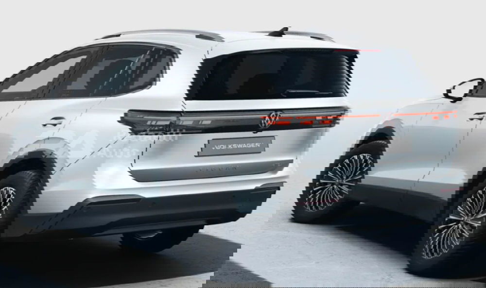 Volkswagen Tiguan nuova a Lecco (3)