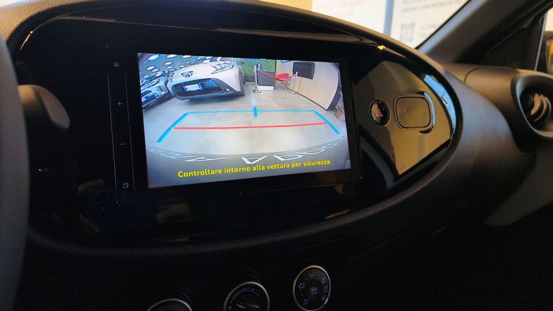 Toyota Aygo X nuova a Catanzaro (13)
