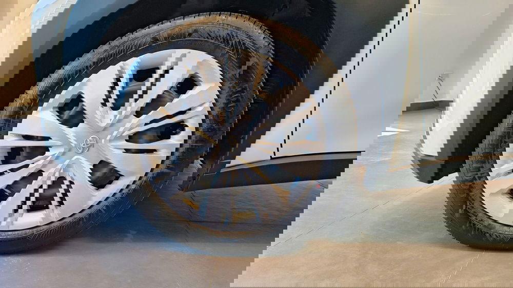 Toyota Aygo X nuova a Catanzaro (6)