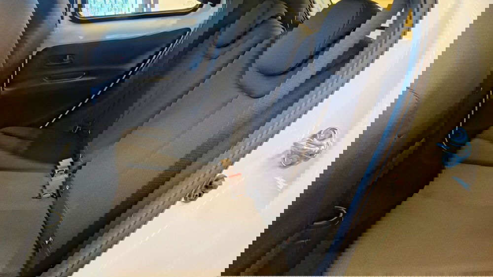 Toyota Aygo X nuova a Catanzaro (8)