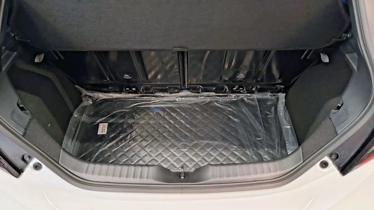Toyota Aygo X nuova a Catanzaro (9)