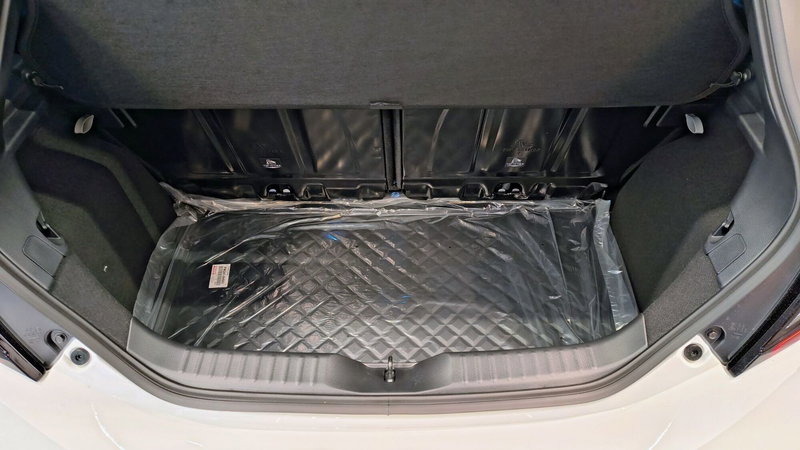 Toyota Aygo X nuova a Catanzaro (9)