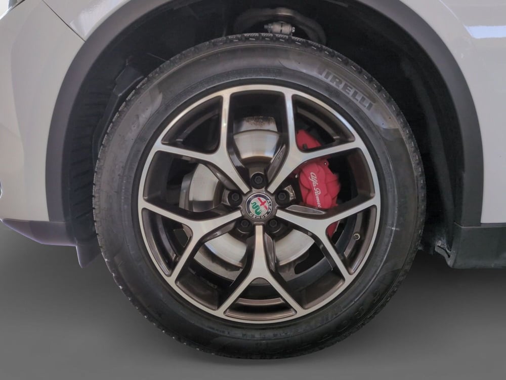 Alfa Romeo Stelvio usata a Agrigento (11)