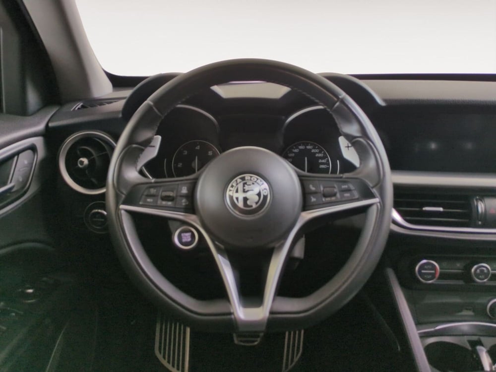 Alfa Romeo Stelvio usata a Agrigento (9)