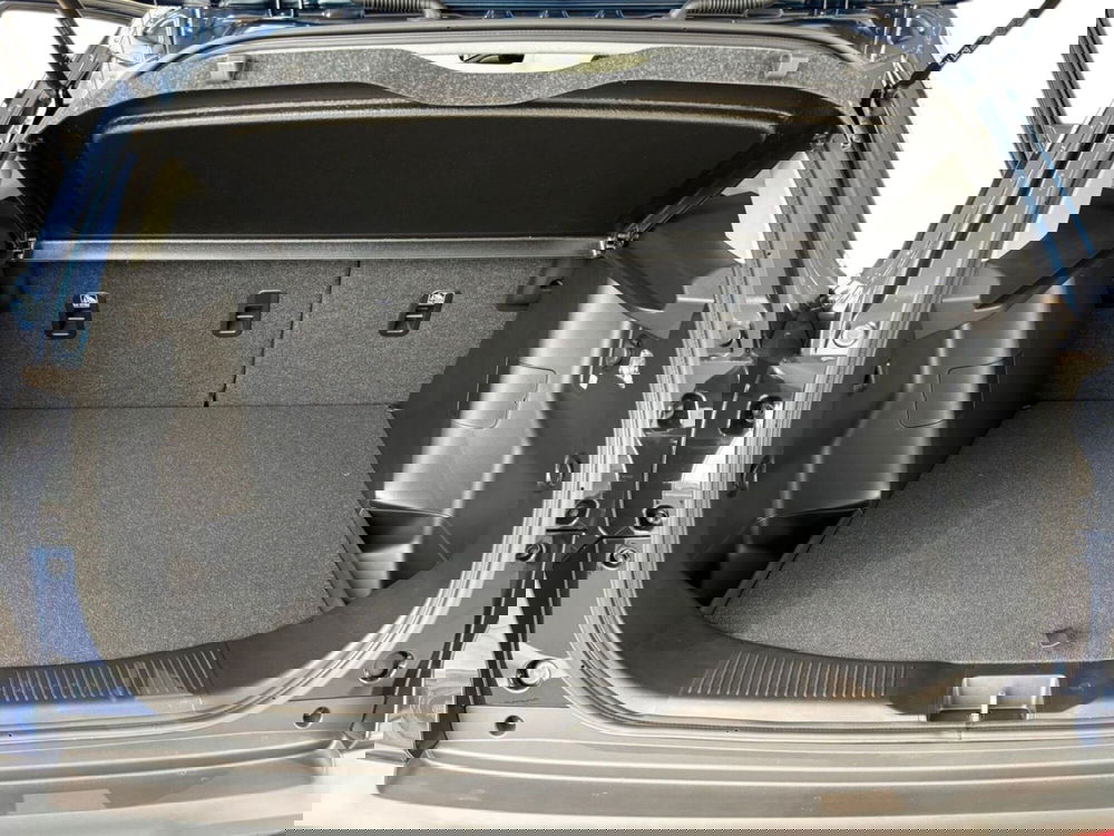Suzuki S-Cross nuova a Milano (14)