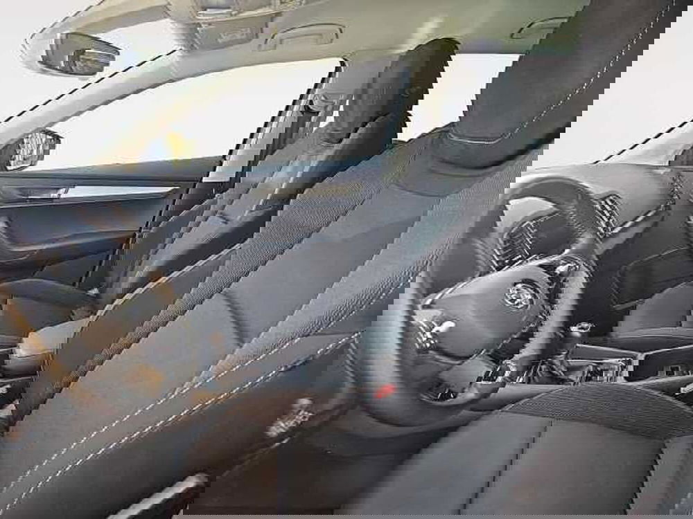 Skoda Karoq usata a Lecco (12)