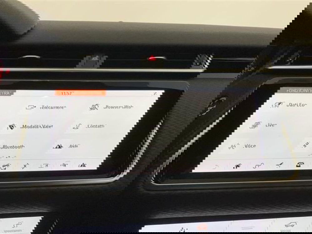 Land Rover Range Rover Velar usata a Como (11)
