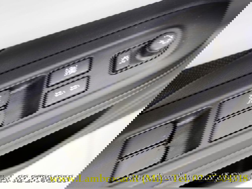 Suzuki Swift nuova a Milano (20)