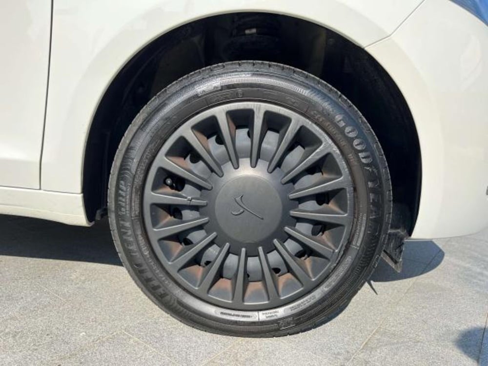 Lancia Ypsilon usata a Savona (11)