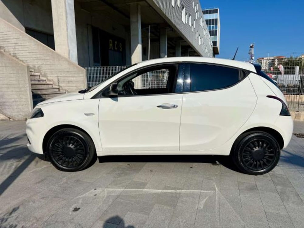 Lancia Ypsilon usata a Savona (4)