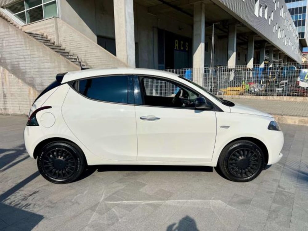 Lancia Ypsilon usata a Savona (8)