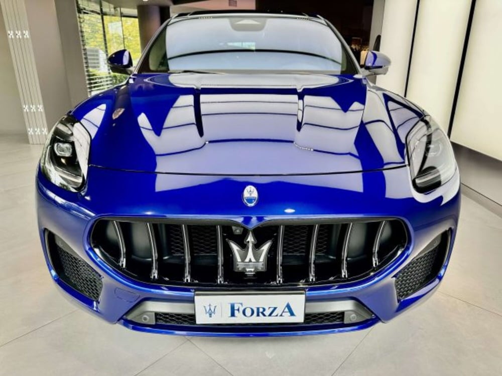 Maserati Grecale nuova a Torino (2)
