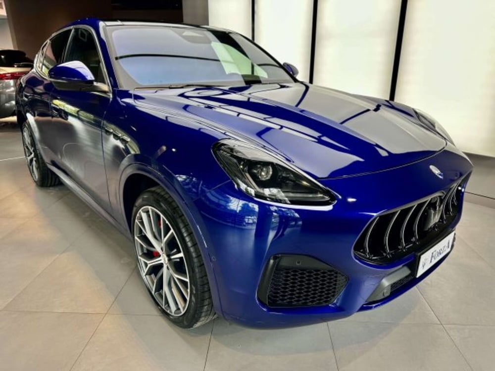 Maserati Grecale nuova a Torino (3)