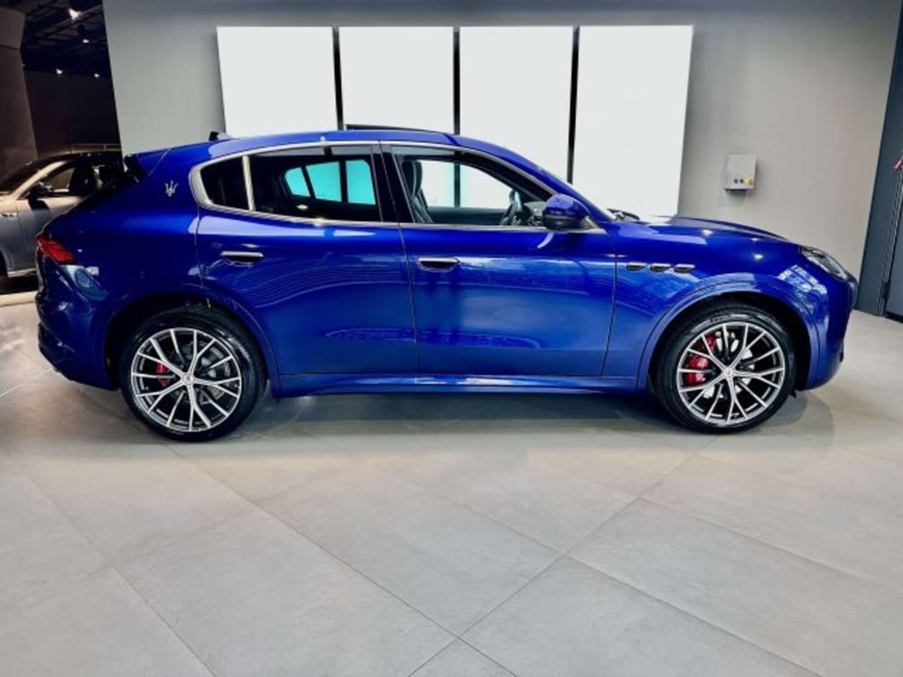 Maserati Grecale nuova a Torino (5)