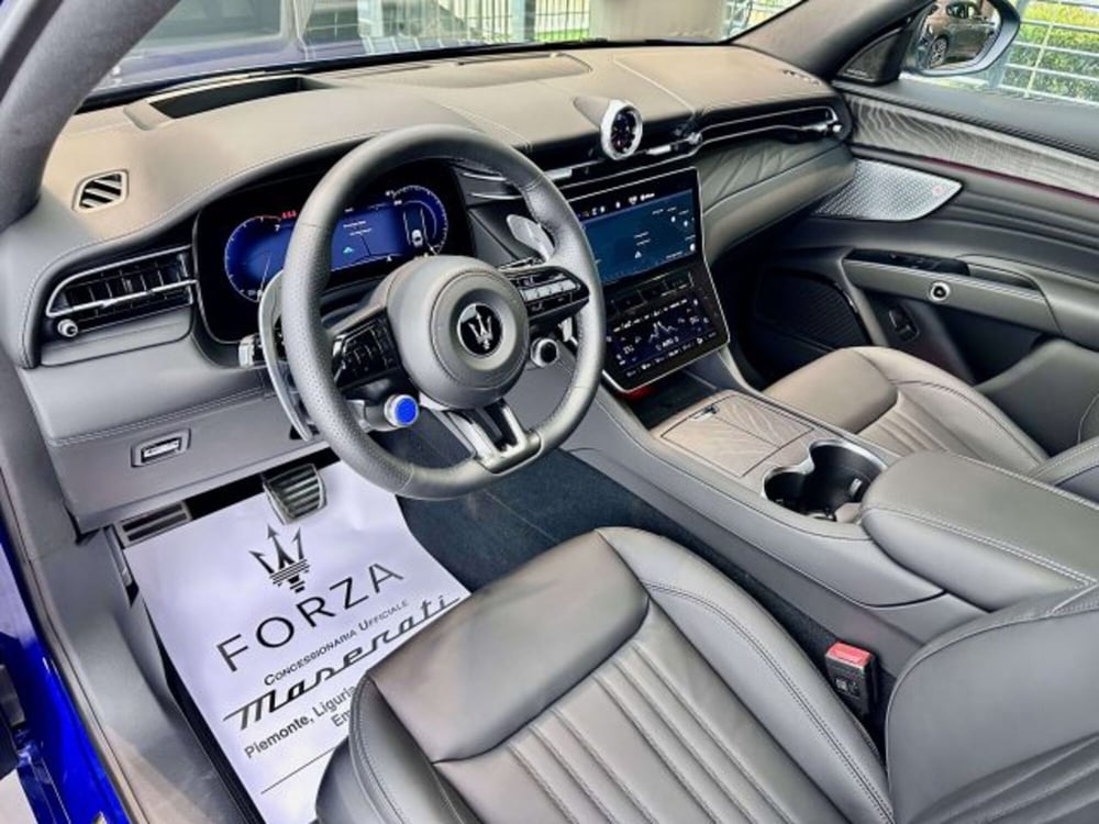 Maserati Grecale nuova a Torino (9)