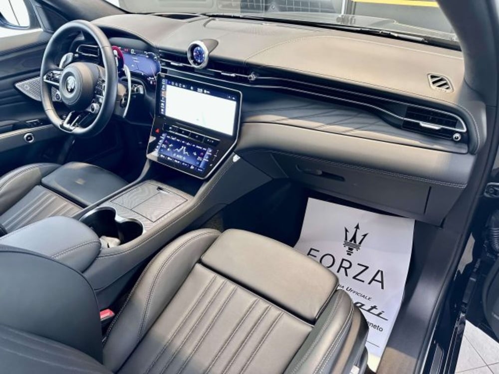Maserati Grecale usata a Torino (12)