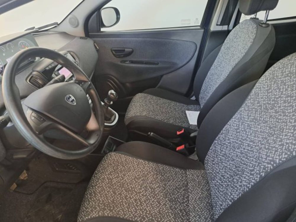 Lancia Ypsilon usata a Teramo (10)
