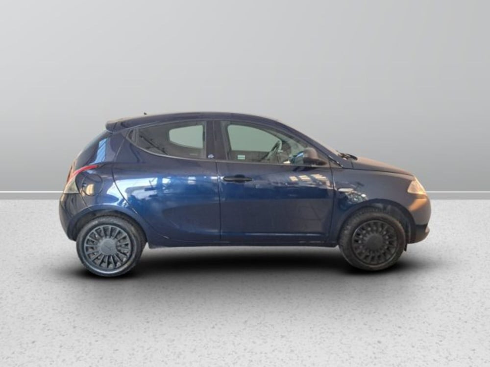 Lancia Ypsilon usata a Teramo (7)