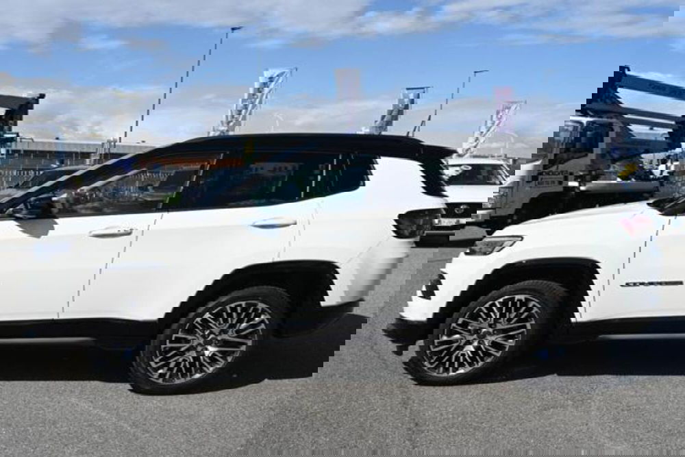 Jeep Compass nuova a Torino (8)