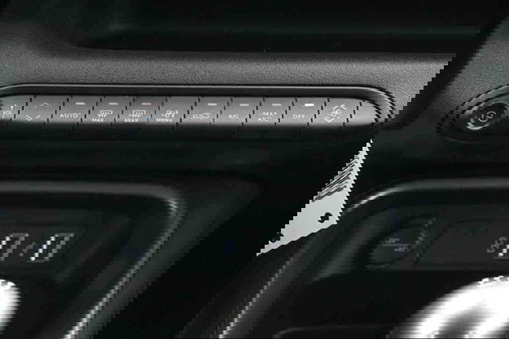 Jeep Avenger nuova a Torino (17)