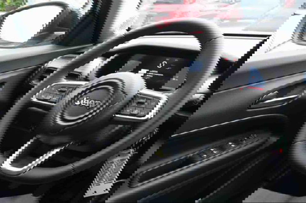 Jeep Avenger nuova a Torino (18)