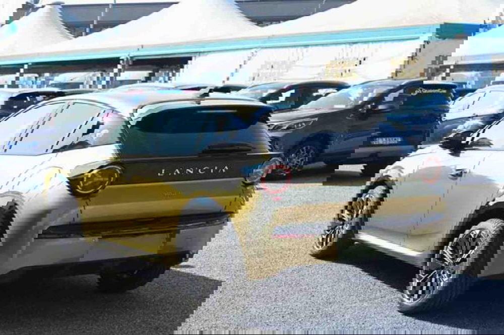 Lancia Ypsilon nuova a Torino (7)