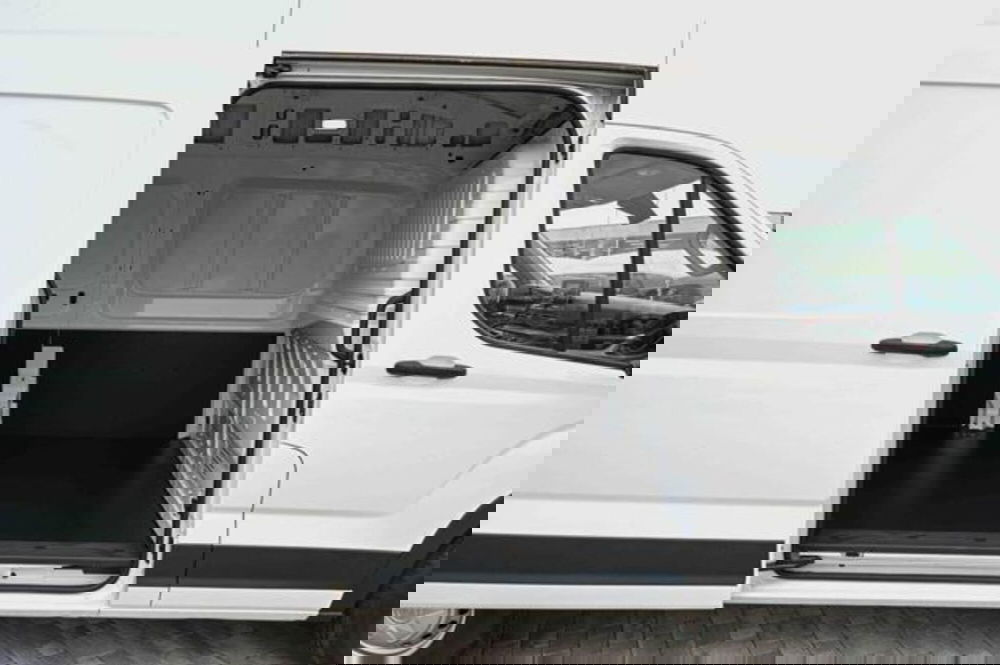 Maxus Deliver Furgone nuova a Torino (11)