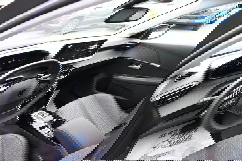 Peugeot 208 nuova a Torino (12)